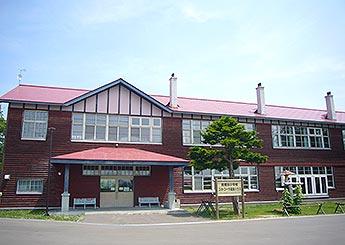 雨煙別小学校　コカ・コーラ環境ハウス